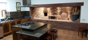 Micro-ondes, four, plaque de cuisson, lave-vaisselle