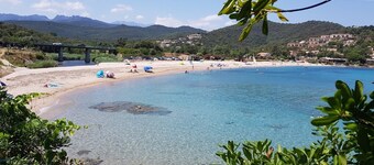 Large garden apartment, 100 metres from Tarco beach