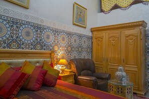 Talo | 4 makuuhuonetta, ilmainen Wi-Fi, vuodevaatteet