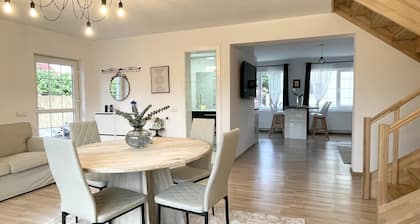 Impeccable 2-bed House in Albești