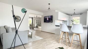 Rumah, 2 Tempat Tidur Queen | 2 kamar tidur, setrika/meja setrika, Wi-Fi gratis, dan seprai linen