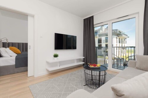 Wybrzeże Kościuszkowskie 6C Dziwnów | Elegant Apartment with Bay View