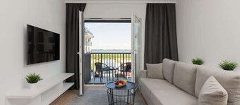 Wybrzeże Kościuszkowskie 6C Dziwnów | Elegant Apartment with Bay View