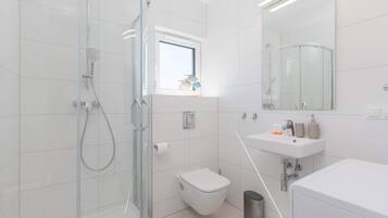 Ducha, secador de pelo, toallas