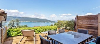 Apartment with 180° Lake & Mountain Views