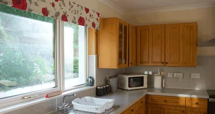 Lovely 3 Bedroom Bungalow Located in Drummore
