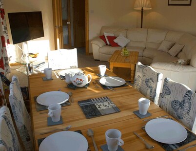 Lovely 3 Bedroom Bungalow Located in Drummore