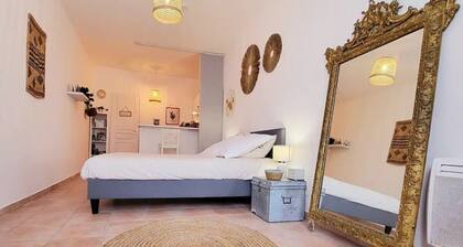 Studio proche gare et centre ville de Lunel.