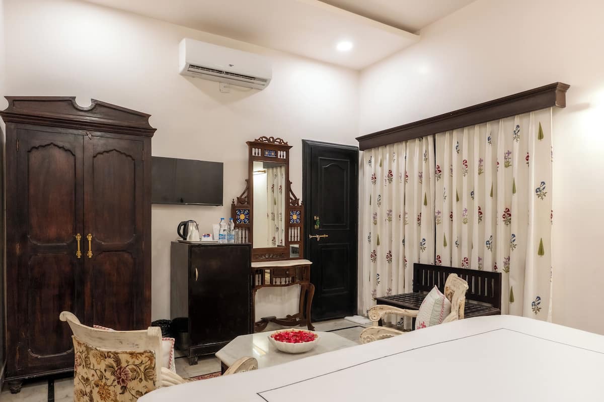 Royal Room