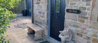 1 Bed Cottage - Sleeps 3 - Garden - Parking - Wifi