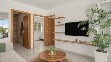 2 bedrooms, iron/ironing board, WiFi (free), bed sheets