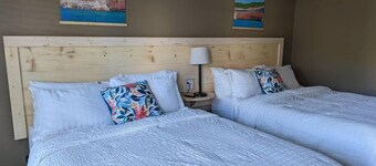 The Greenland Motel - Room No. 8