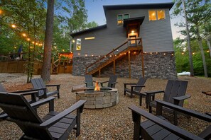 Property grounds - Charming & Chic Cabin w/brand new sauna & pool*(heating optional) , Hot Tub (Broken Bow)