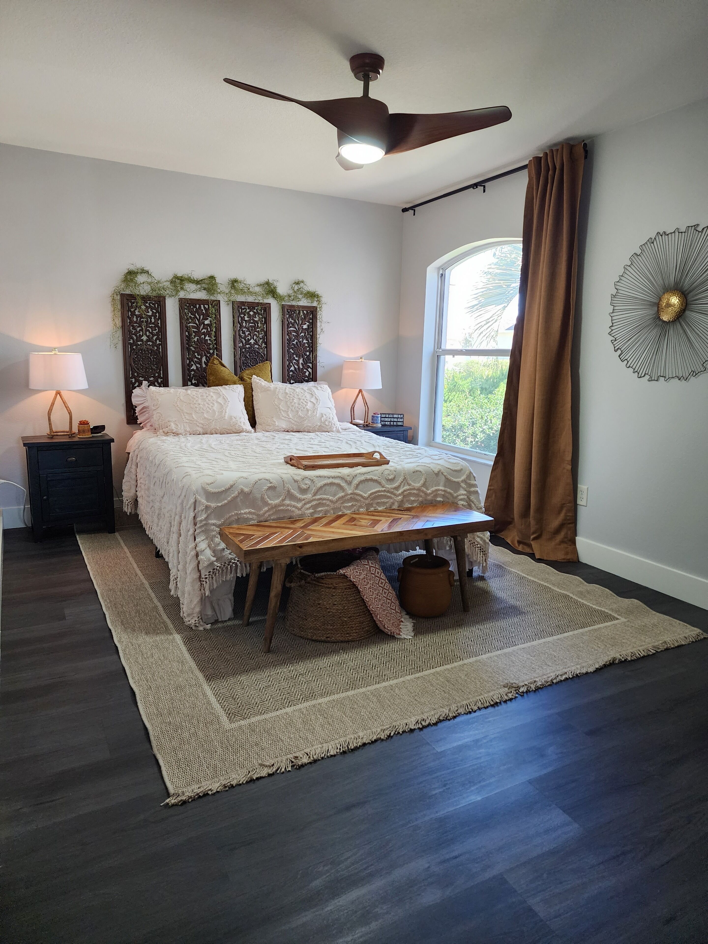 3 bedrooms, iron/ironing board, WiFi (free), bed sheets