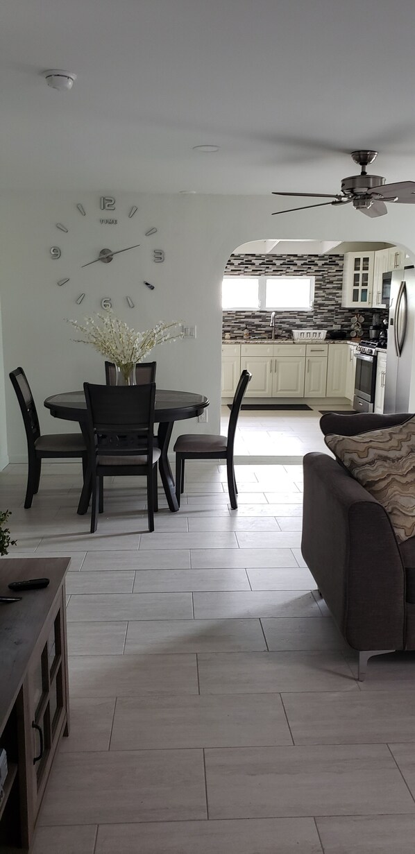 Interior - Caribbean Retreat (Charlotte Amalie)