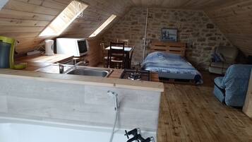 1 bedroom, WiFi, bed sheets