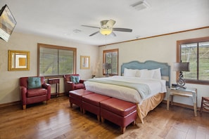 6 bedrooms, free WiFi - Peacock Lodge at Sky Land Ranch: Beautiful Mansion in the Heart of Sevierville (Sevierville)