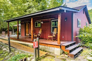 Exterior - Flint Rock Cabin on the Water (Sevierville)