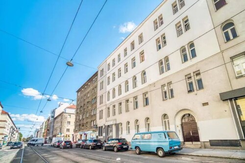 King bed Apartment and Netflix⍟central+near metro