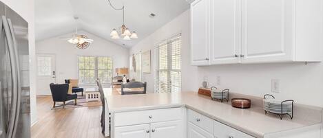 المنشأة من الداخل