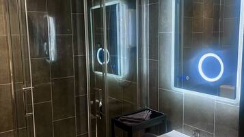 Standard Double or Twin Room | Bathroom | Shower, hair dryer, towels, soap