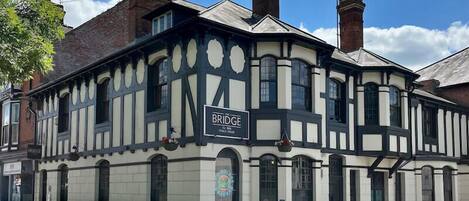 Mặt tiền nơi lưu trú