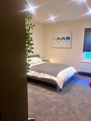 Standard Double or Twin Room | Desk, free WiFi, bed sheets - The Bridge (Tenbury Wells)