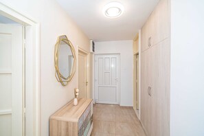 アパートメント (Two Bedroom Apartment with Balcony) | 内装