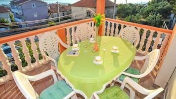 Apartment (Three Bedroom Apartment with Terrace) | Terrasse/Patio