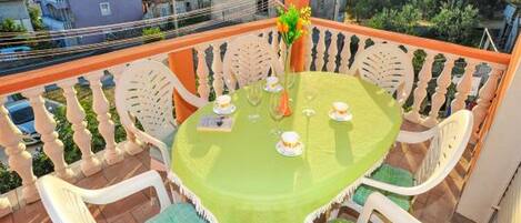 Apartment (Three Bedroom Apartment with Terrace) | Terrace/patio