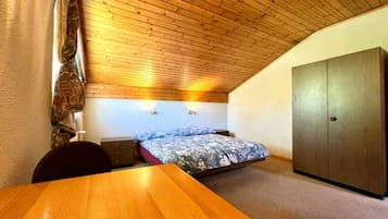 2 Schlafzimmer, Reisekinderbett, kostenloses WLAN, Bettwäsche
