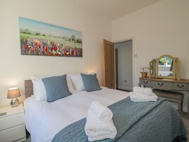 Cottage | 3 bedrooms, individually decorated, individually furnished, free WiFi