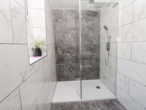 Cottage | Bathroom