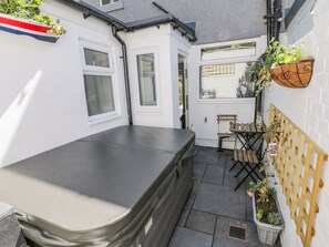 Cottage | Outdoor dining
