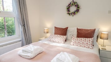 Cottage | 3 bedrooms, individually decorated, individually furnished, free WiFi