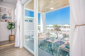 Interior - Aqua Vista Oceanfront Home 3 bed 3.5 bath with pool dockage for up to a 40 ft boat 2 kayaks included (Marathon)