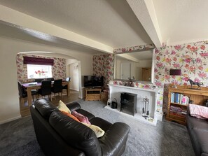 Cottage | Living room | Fireplace - Stunning Two Bedroom Cottage in Honley (Holmfirth)