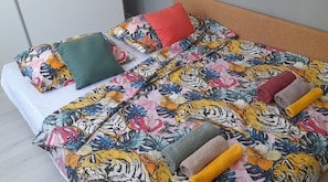 Studio (Studio Apartment)