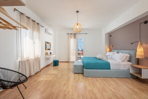 3 bedrooms, desk, iron/ironing board, travel cot