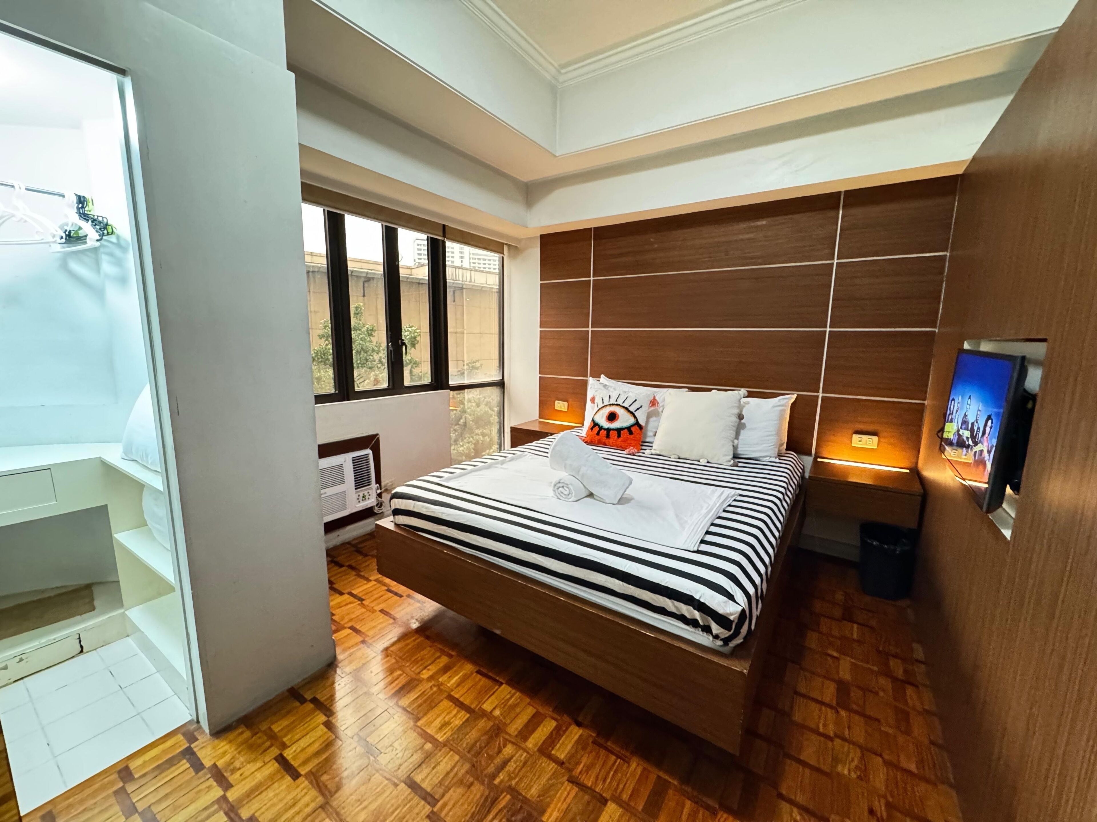 1 bedroom, iron/ironing board, bed sheets