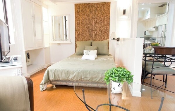 1 bedroom, iron/ironing board, bed sheets