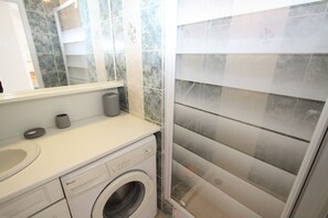 Shower, hair dryer - Apartment 4 people on the seafront (Canet-en-Roussillon)