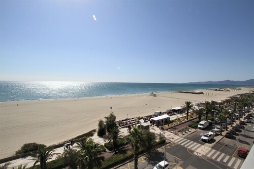 Apartment 4 people on the seafront