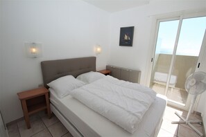 1 Schlafzimmer, Bügeleisen/Bügelbrett