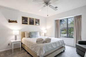 2 室のベッドルーム、アイロン / アイロン台、WiFi、ベッドシーツ