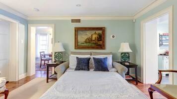 1 soverom, skrivebord, strykejern/-brett og wi-fi