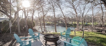 River Retreat / Kayaks / Fishing / Firepit