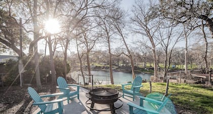 River Retreat / Kayaks / Fishing / Firepit