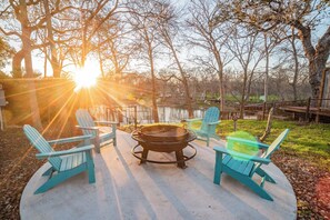 Property grounds - River Retreat / Kayaks / Fishing / Firepit (Seguin)