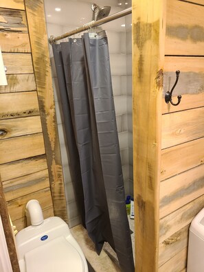 Dusche, Handtücher, Seife, Shampoo